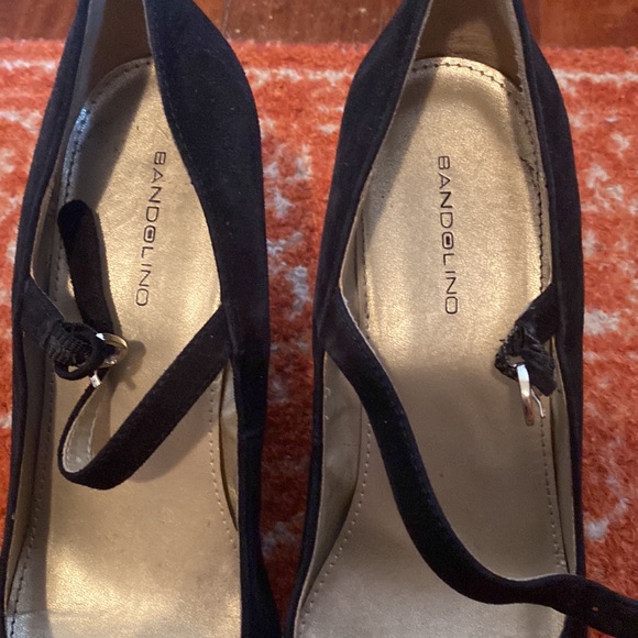 Bandolino Wedge Heels - Picture 3 of 5